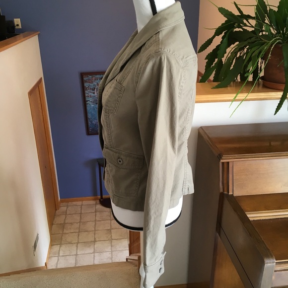 Button Down Jacket with Pockets by GAP, Size 8 - Picture 2 of 8